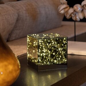 DistinQ LED infinity cube low